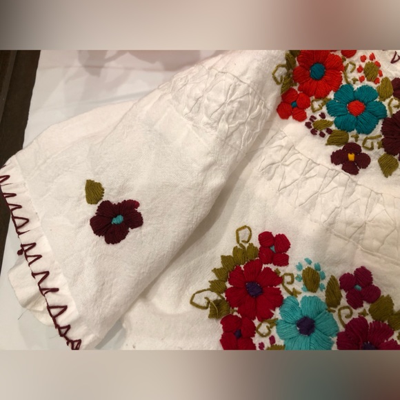 Vintage hand embroidered bohemian flower Mexican tihuana linen blouse - Picture 6 of 13